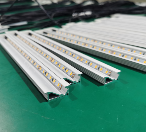 Produktionstagebuch: Aluminiumprofil-LED-Leuchte für die Innenbeleuchtung