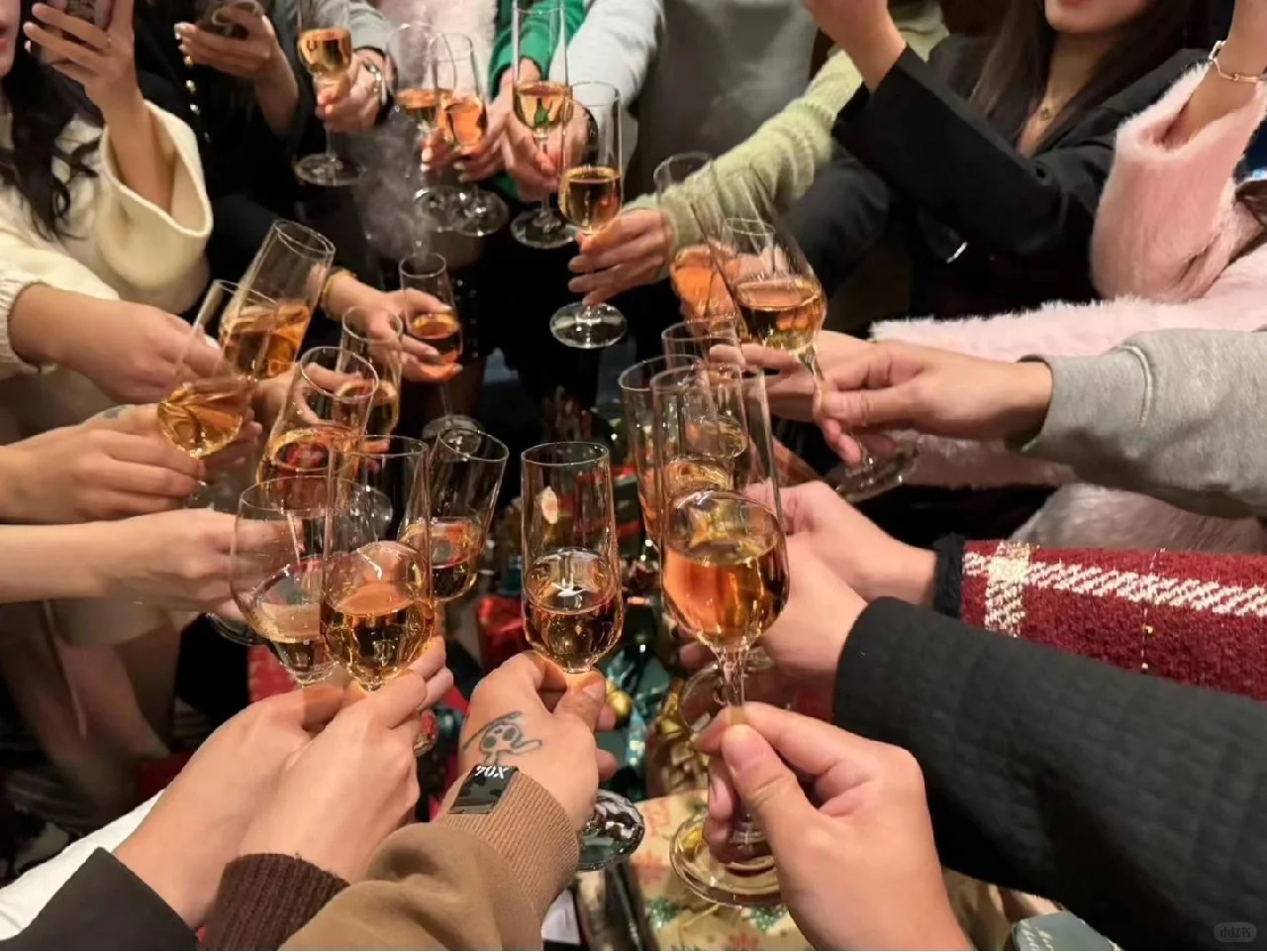 Das Unternehmen führte erfolgreich Teambuilding-Aktivitäten durch und die Leidenschaft für die Arbeit wurde wieder aufgenommen